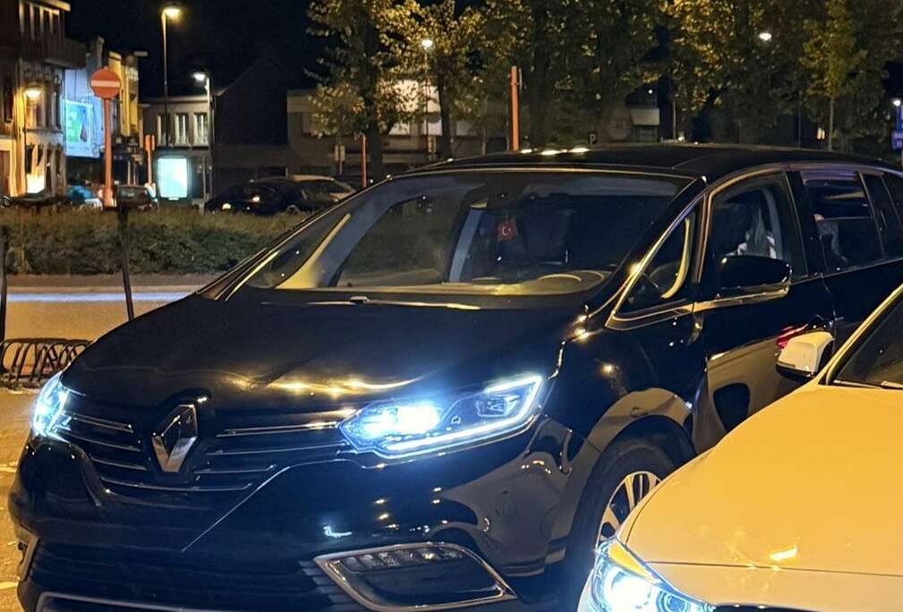 Renault Energy dCi 160 EDC Initiale Paris