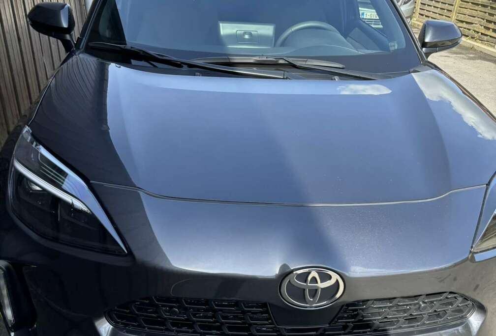 Toyota Hybrid 1.5i VVT-i Executive E-CVT (85 kW)