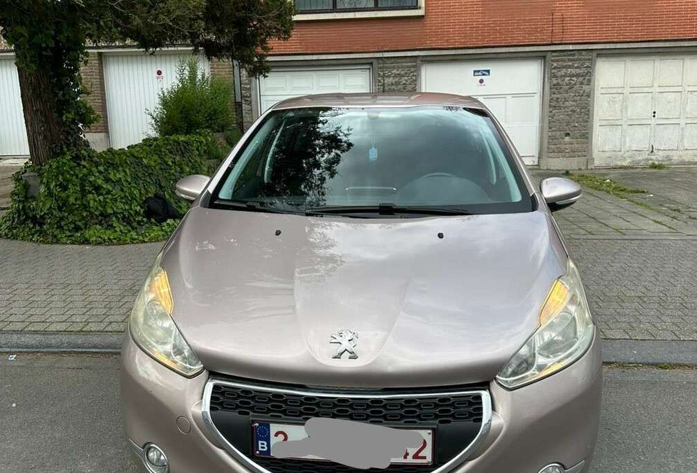 Peugeot 1.2 VTi 82ch BVM5 Active