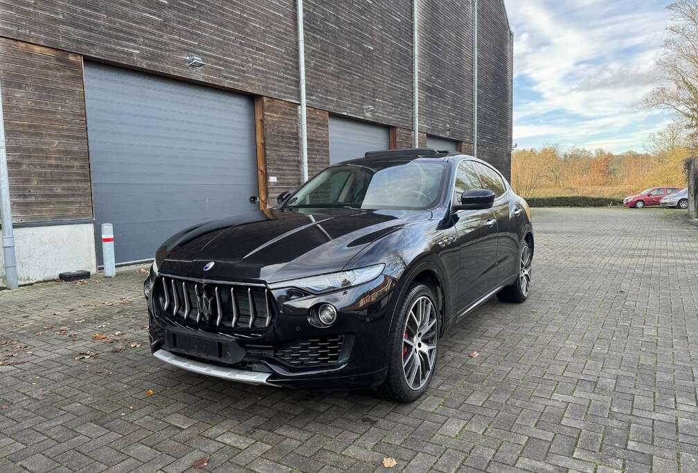 Maserati MASERATI LEVANTE S  C/T