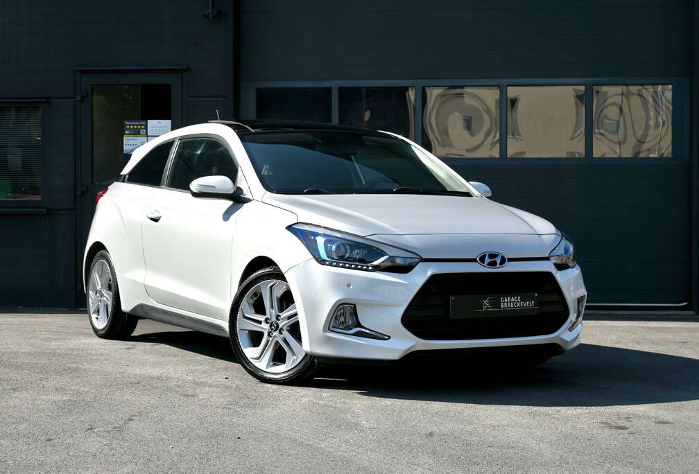 Hyundai Coupé 1.2i Sport - Zonnedak - CAMERA - NAVI - AIRCO - CruiseControl