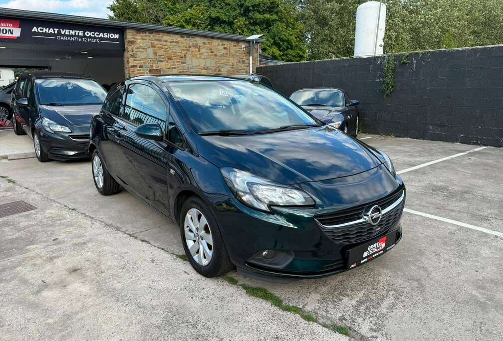 Opel Corsa 1.2i Black Edition