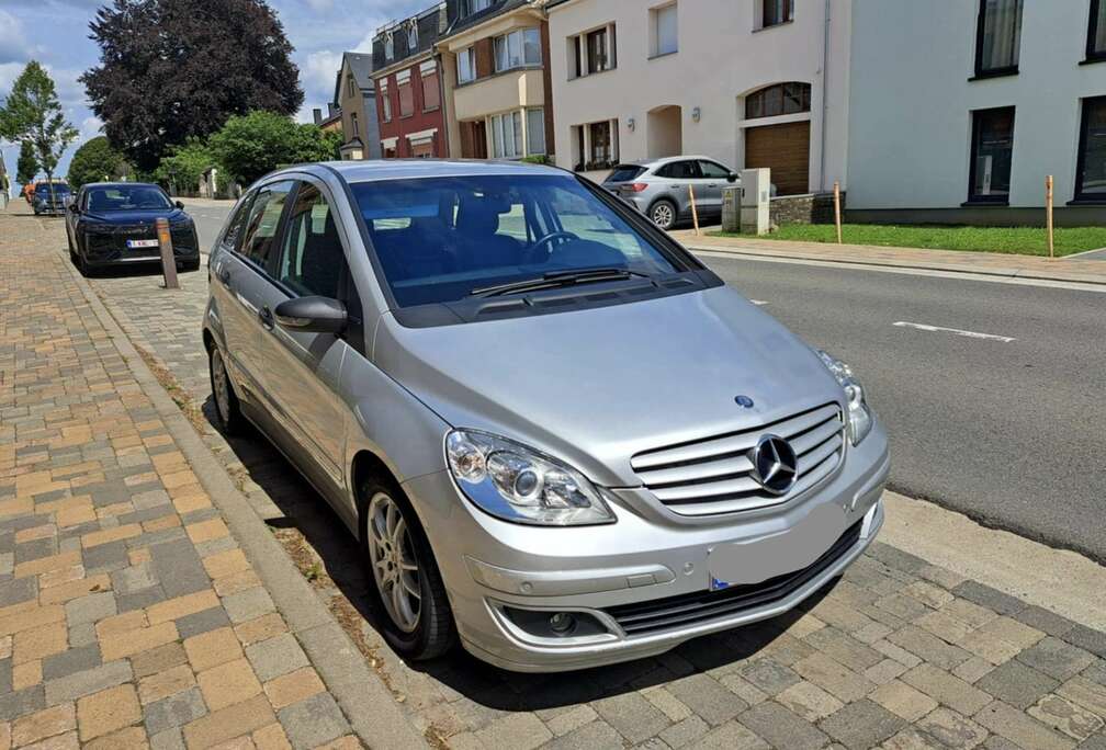 Mercedes-Benz Automatique - Courroie accessoire à changer