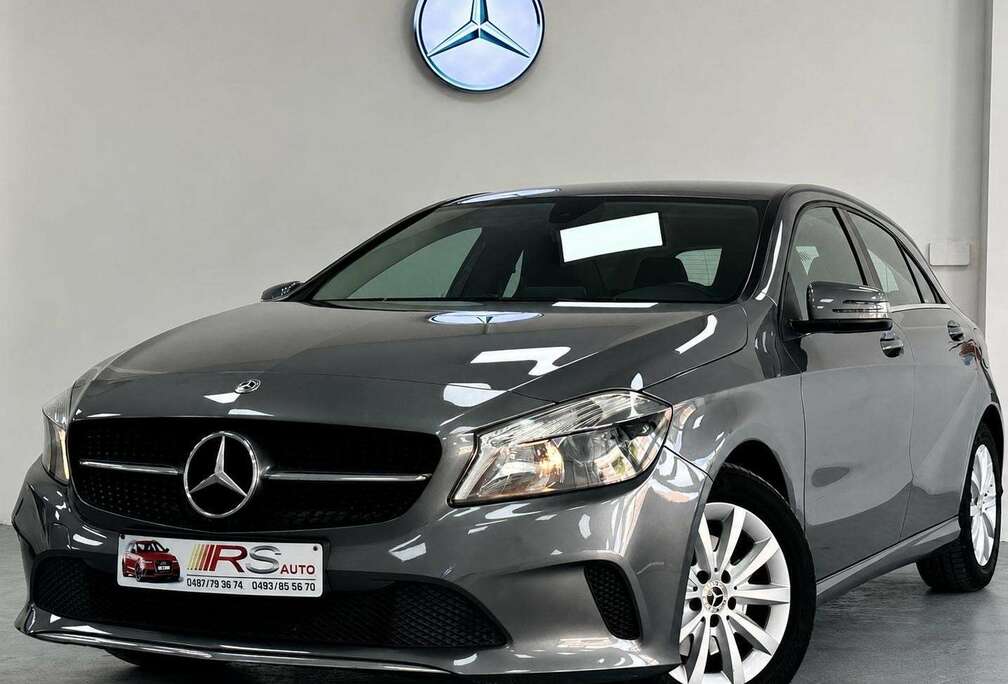 Mercedes-Benz ESSENCE - AUTOMATIQUE - GARANTIE 12 MOIS - SEULEMENT 17.000KM - CAMERA - SEMI CUIR - BLUETOOTH - GPS - VOLANT MIULTI -
