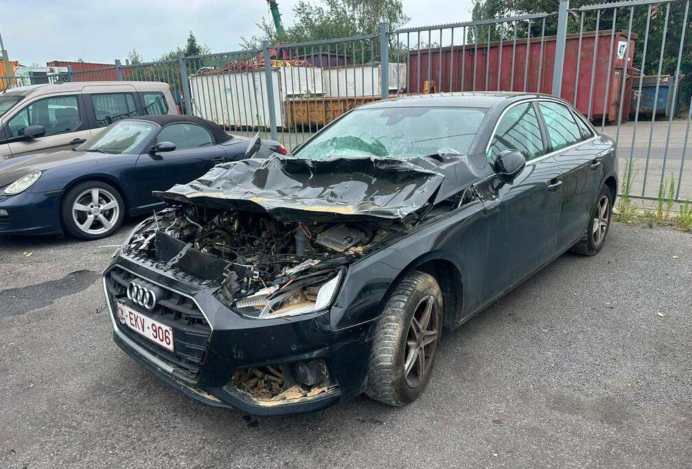 Audi A4 30 TDi  S tronic*Accidenté *