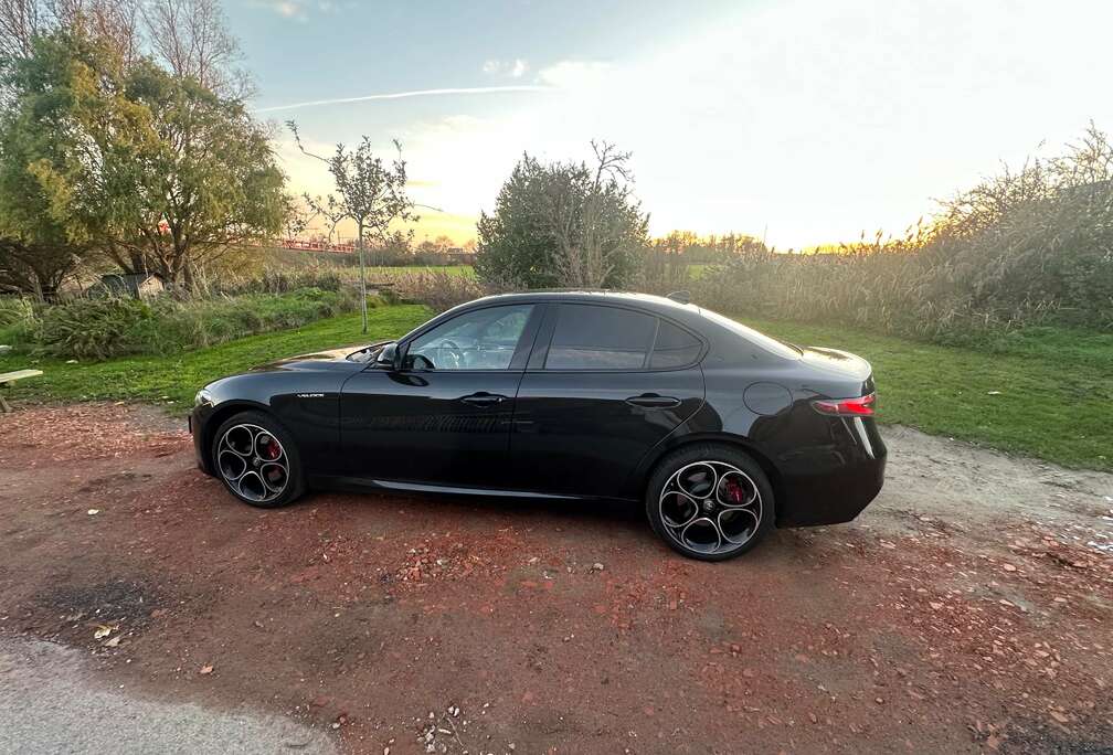 Alfa Romeo Giulia 2.0 Turbo 16V AT8-Q4 Veloce