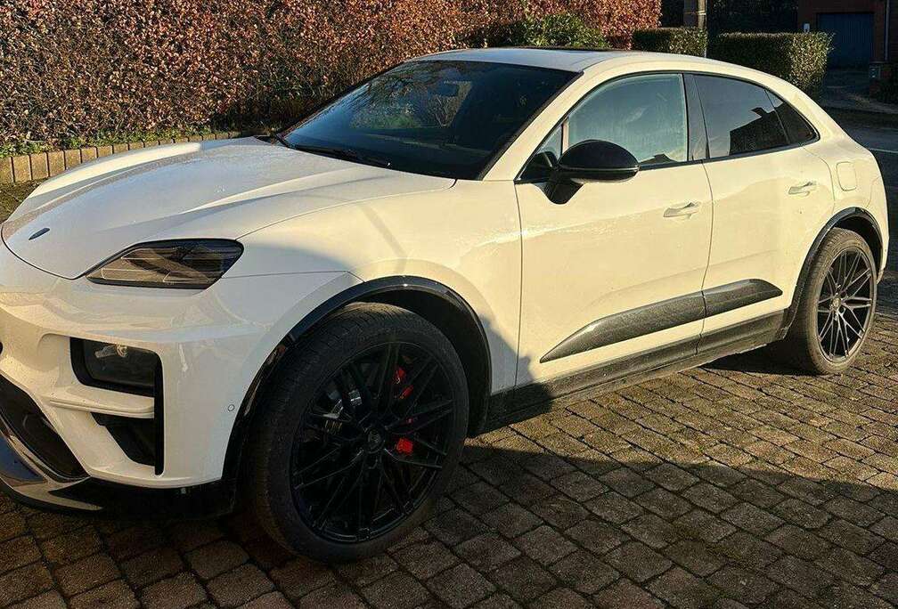 Porsche e-Macan 100 kWh Turbo