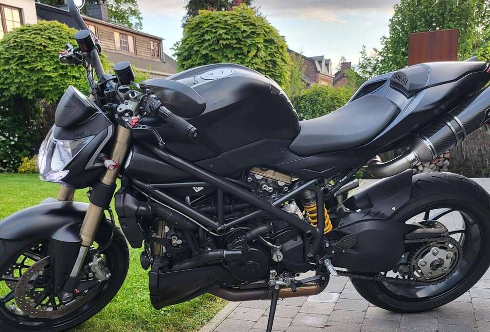 848