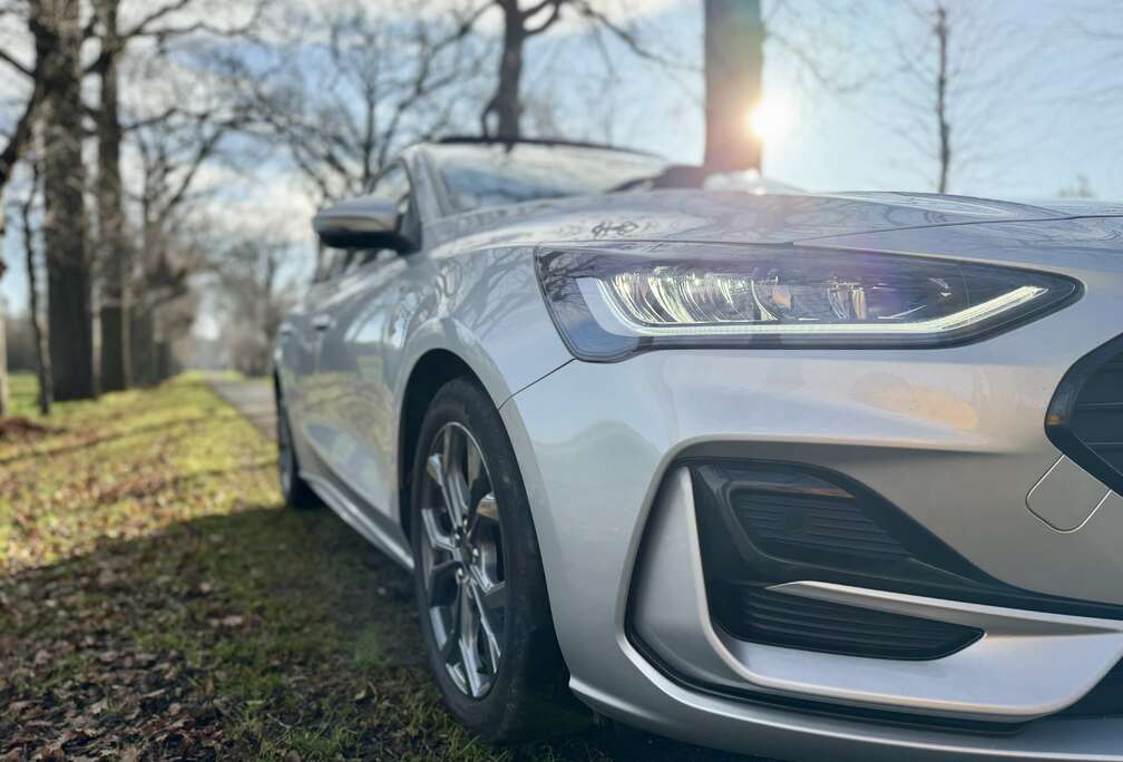 Ford Focus 1.0 EcoBoost MHEV ST-Line X