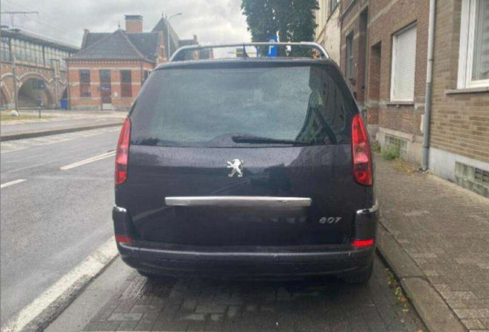 Peugeot 807 2.0 HDi ST Confort FAP