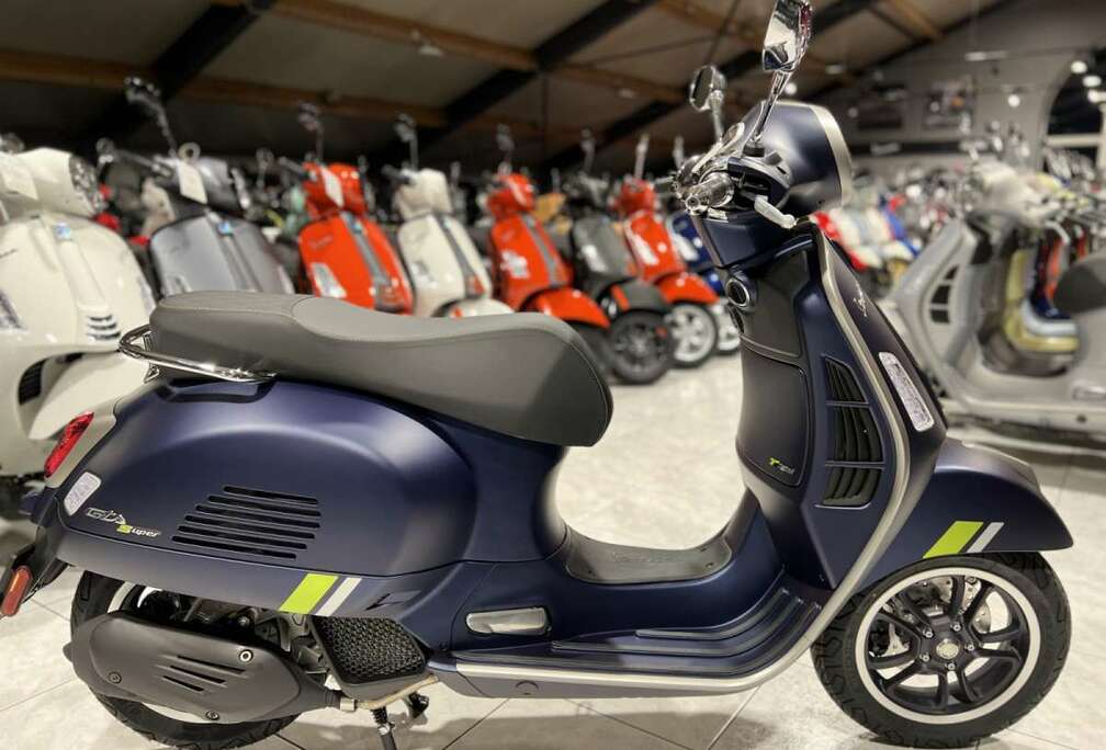 GTS Super Tech 125 Bleu Matt