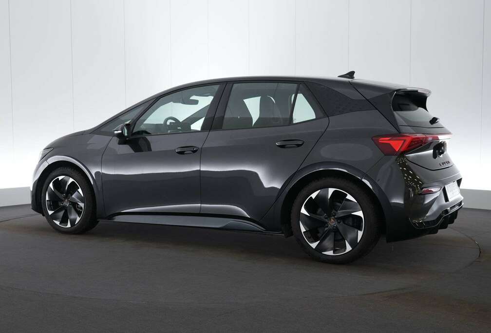 82 kWh LED GPS PDC CAM Keyless Carplay ACC SoH: 97