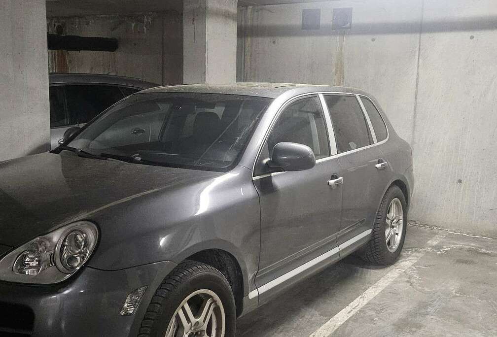 Porsche 4.5 Turbo V8 Tiptronic S