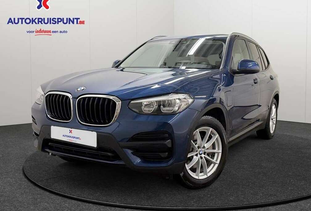 BMW xDrive30e AT. Plugin Leder GPS Camera