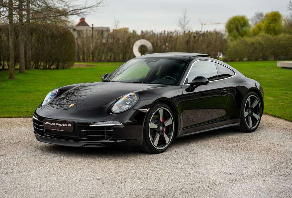 Porsche .1 C2S 50 YEARS / ANNIVERSARY / 1 OWNER / PANO / CHRONO / 18 WAY