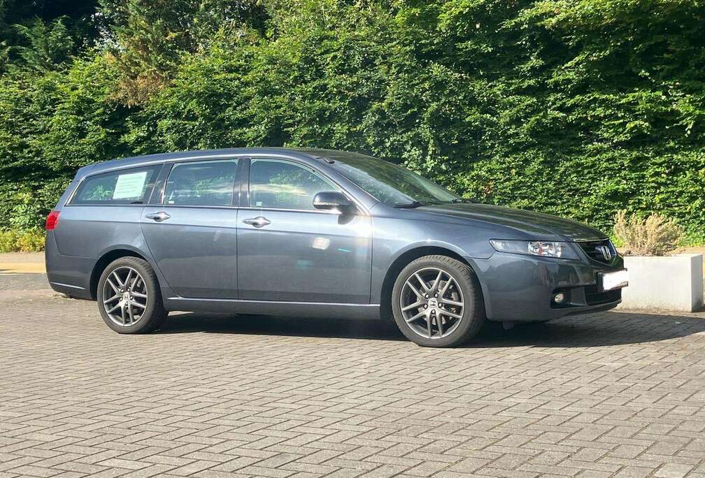 Honda Accord Tourer 2.4 i Automatik Executive