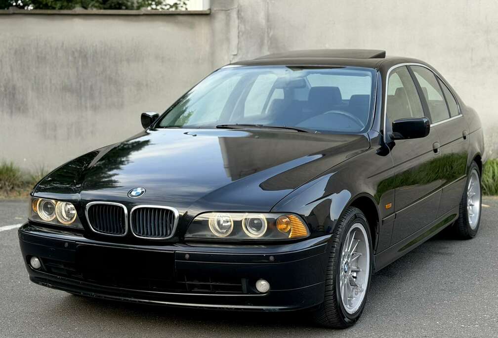 BMW 525 d / opendak / airco / pdc