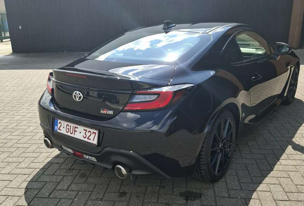 Toyota 2.4i Boxer Sport
