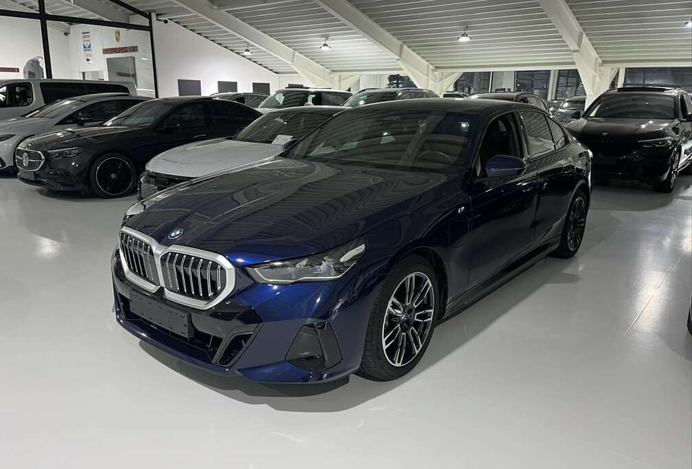 BMW 530e M Pack headup navi panoramisch dak plug in