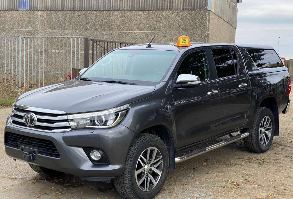Toyota 2.4 D-4D 4WD Lounge