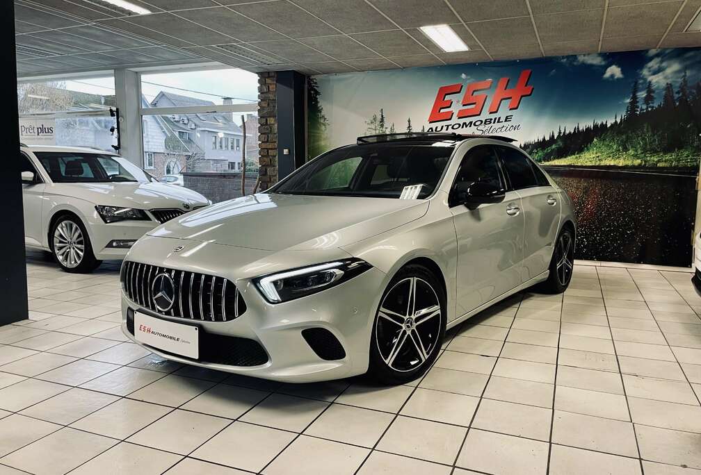 Mercedes-Benz RESERVEE//RESERVEE***