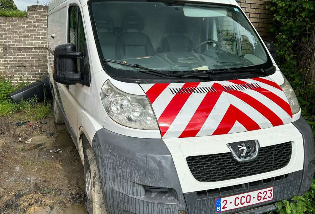 Peugeot 330M 2.2 HDi