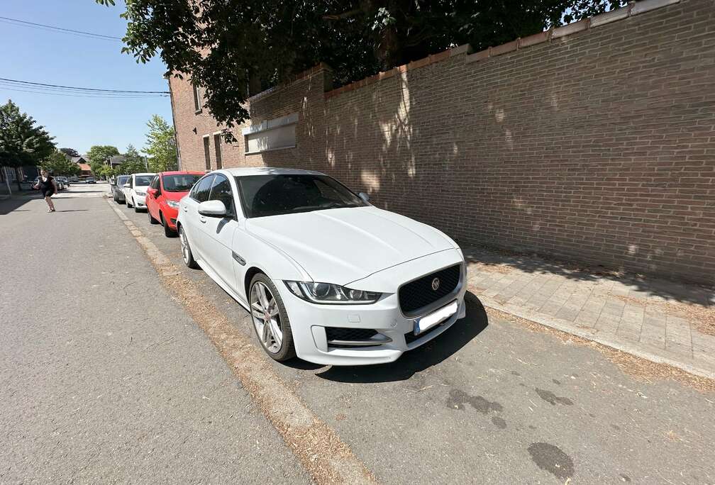 Jaguar XE 2.0 D R-Sport