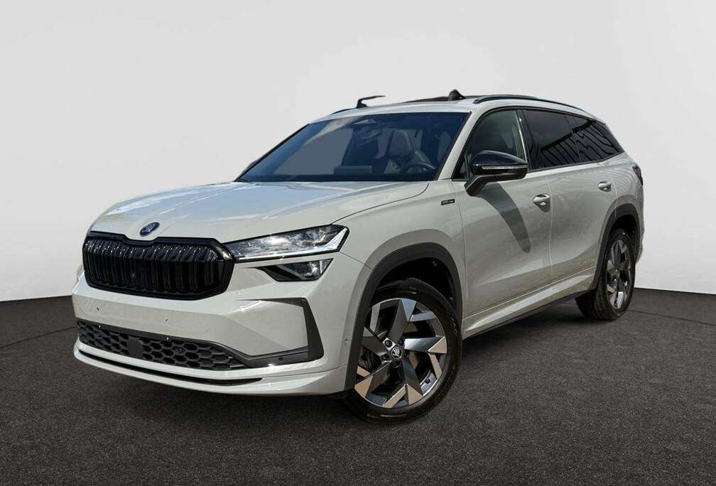 Skoda Sportline 1.5 TSI MHEV (150pk) AUTOMAAT /// Panoramisch Open Dak /// Inklapbare trekhaak /// 360°-camera