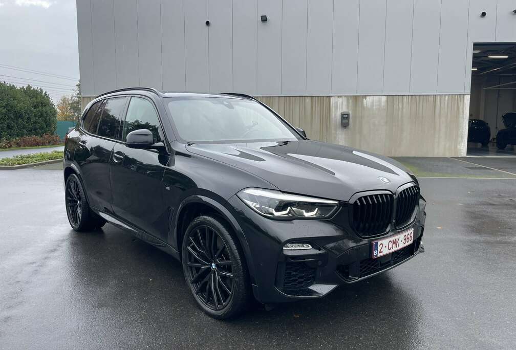 BMW xDrive45e M-pakket *Luchtvering / weinig KM*