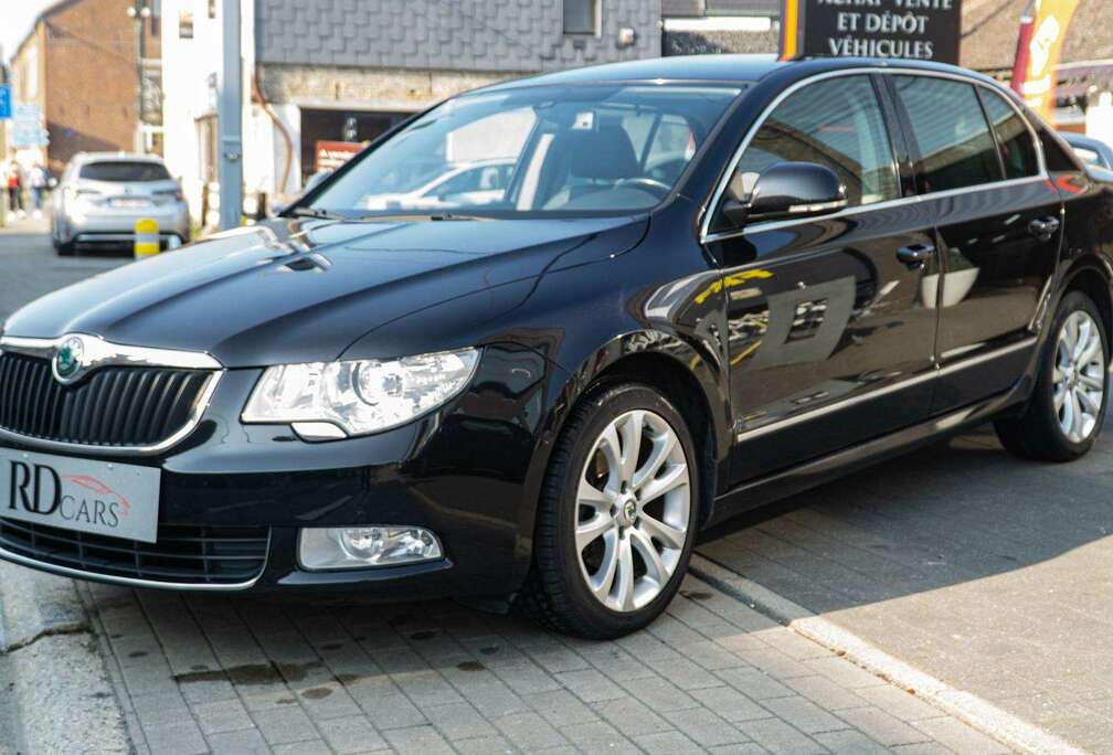 Skoda 1.6 CR TDi Elegance DPF*CUIR CHAUFFANT AV AR*NAVI*