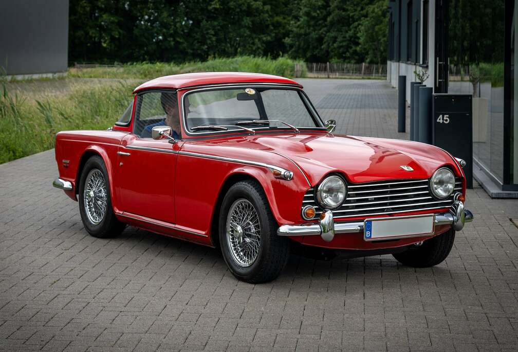 Triumph PI  EU model  with surrey top