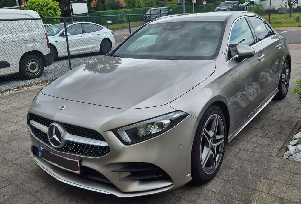 Mercedes-Benz A180d Sedan AMG Line