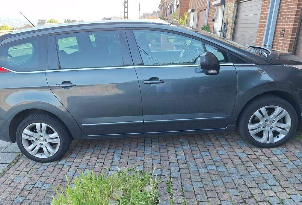 Peugeot 5008 1.6 BlueHDi Style