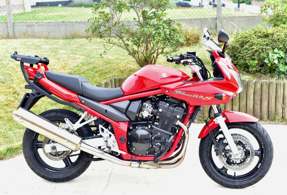 Suzuki GSF650S