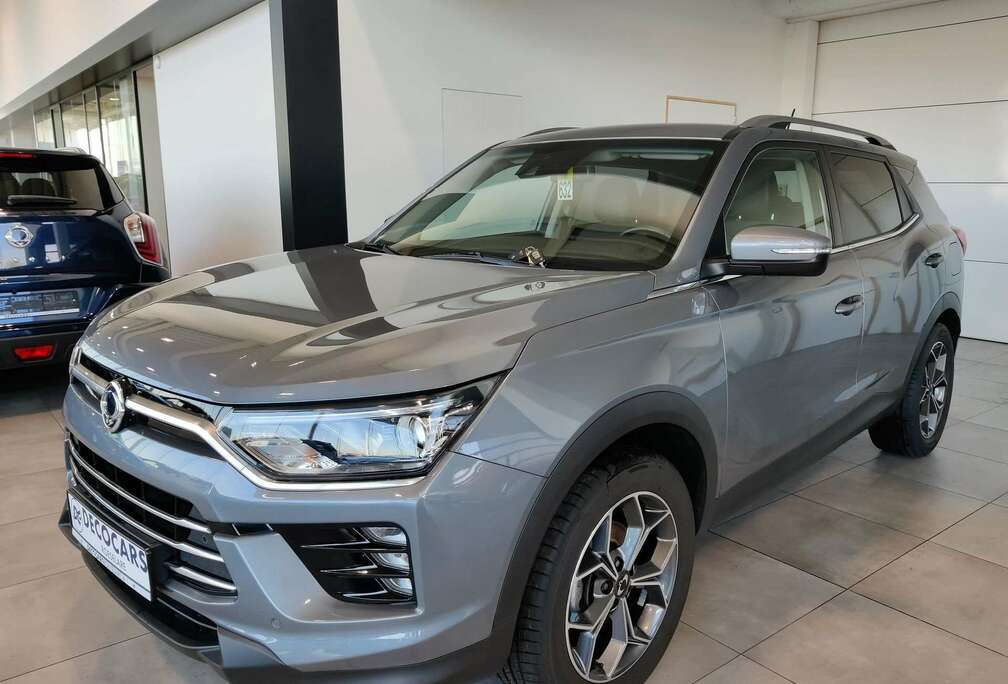 SsangYong 1/2 Leder / Camera / Navigatie / DAB radio