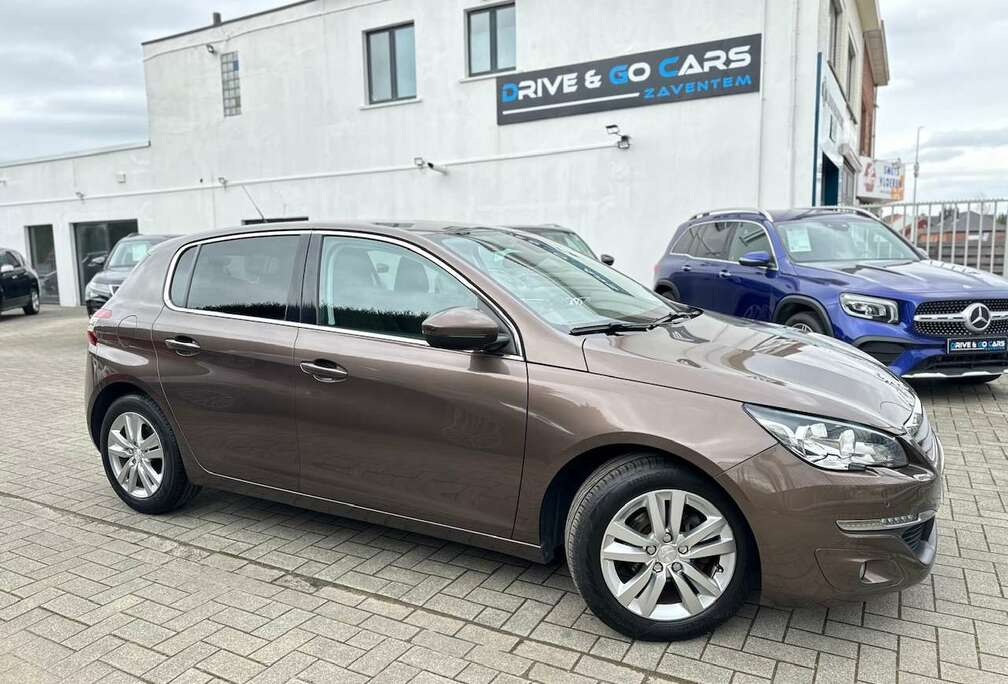 Peugeot 1.2i Benzine - Camera ** 1 JAAR GARANTIE **