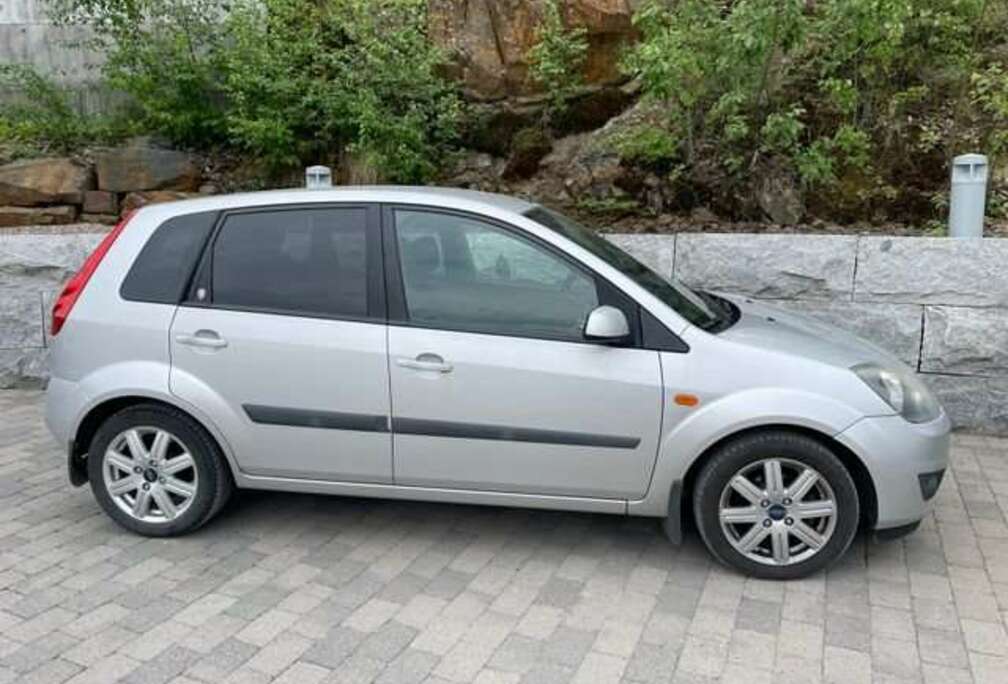 Ford Fiesta 1.4i 16v Ambiente