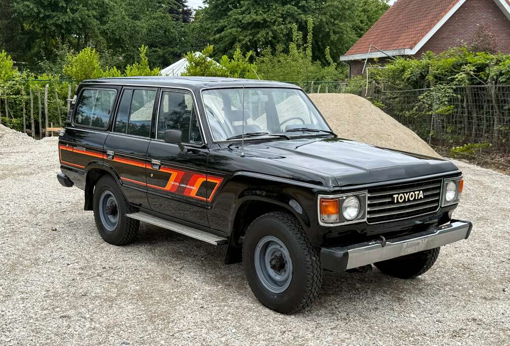 Toyota 60 FJ / Airco / First paint / 5 gears / No rust / ...