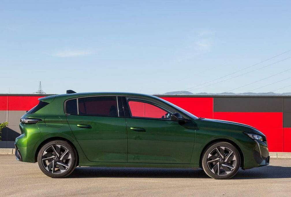 Peugeot 308 1.2 Pure Tech Allure  131pk