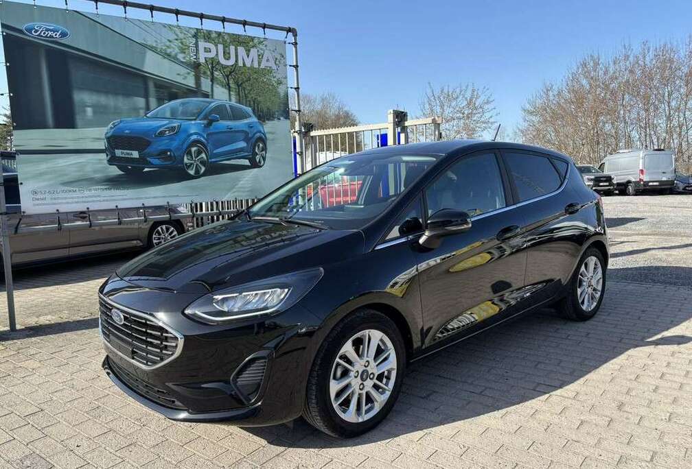 Ford EcoBoost 125pk mHEV Titanium / Weinig km\'s