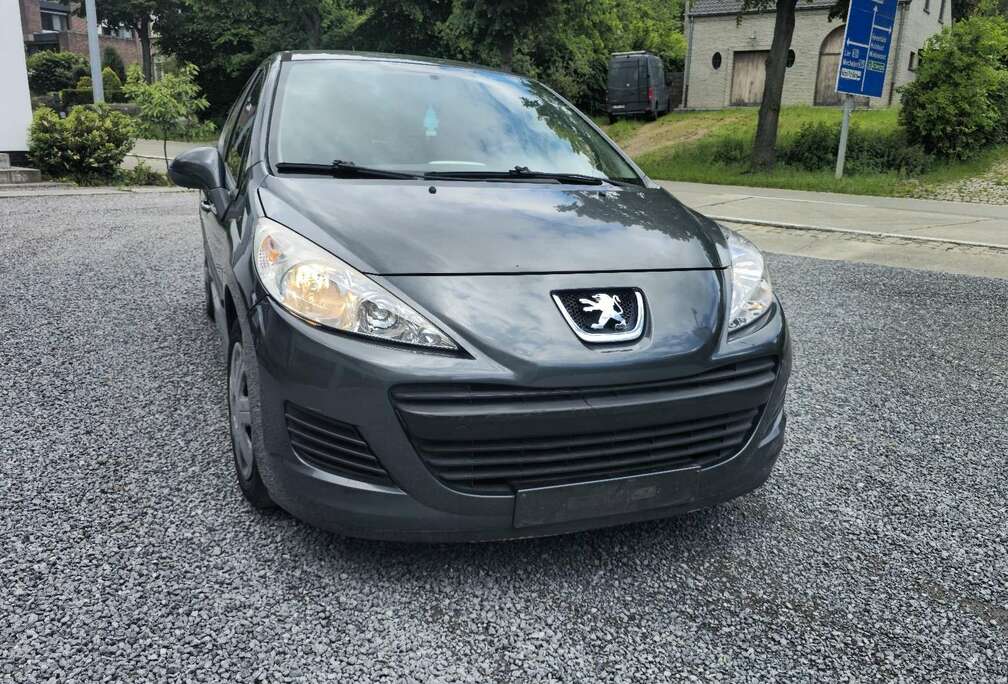 Peugeot 1.4i X Line