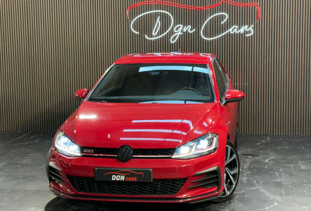 Volkswagen Golf 2.0 TSI Performance DSG