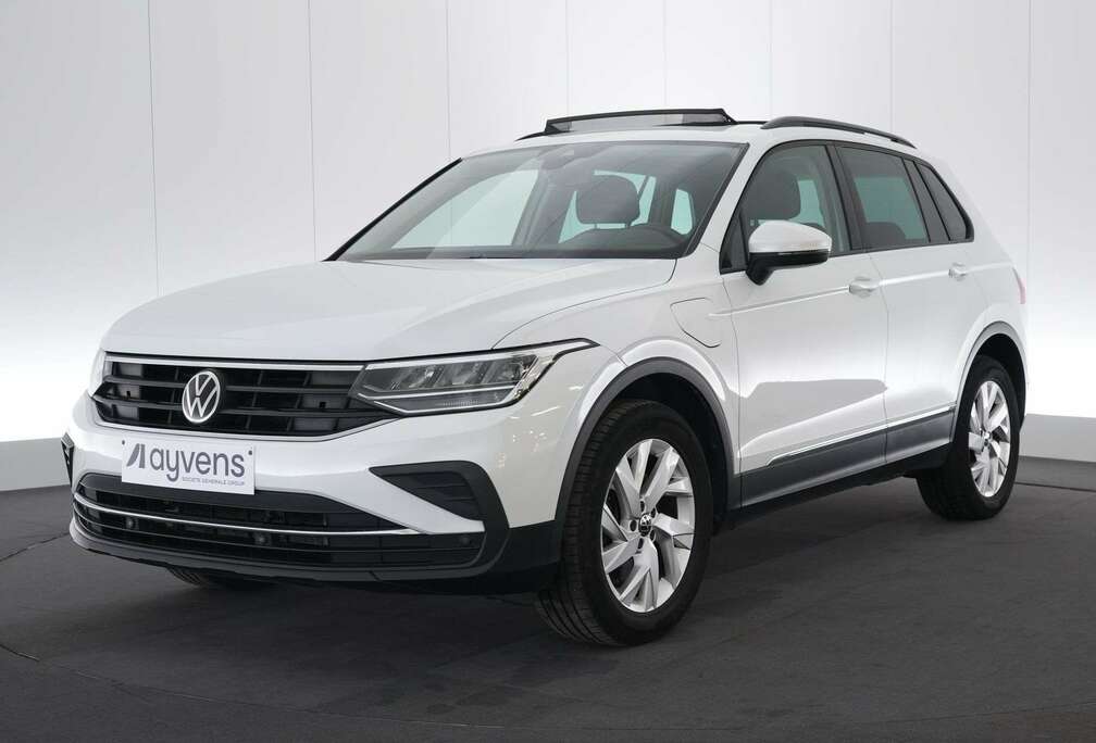 Volkswagen 1.4 eHybrid Life DSG ALCANTARA LED GPS PDC CAM Pan