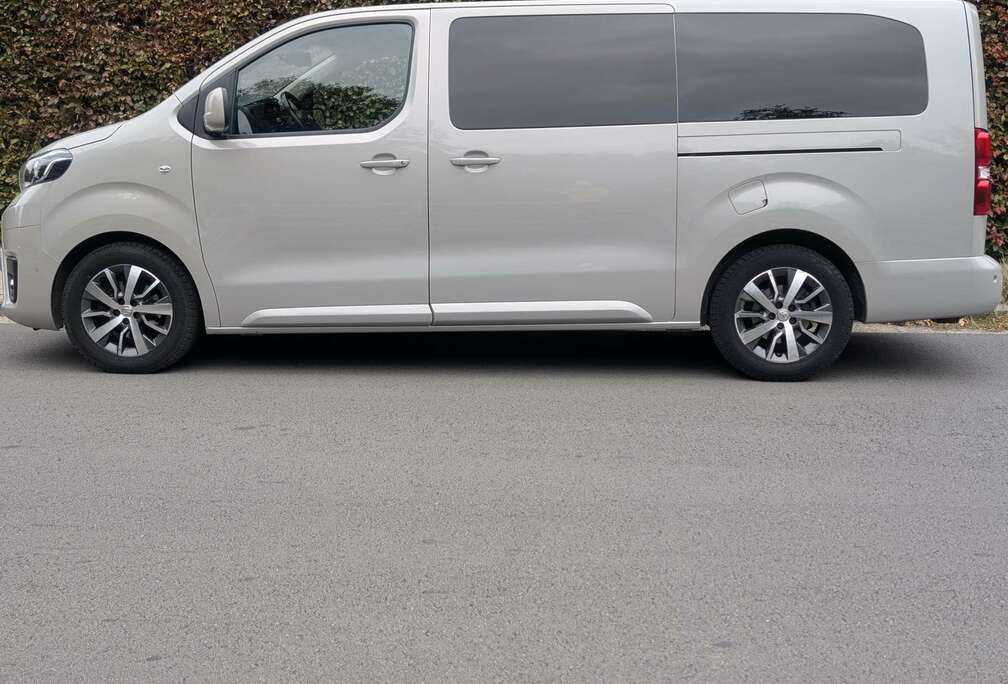 Toyota Verso 2.0 D-4D Long VIP S&S