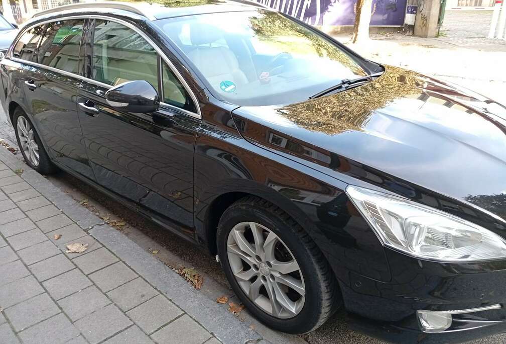 Peugeot SW 2e-HDi 115ch FAP ETG6 BLUE LION Business Pac