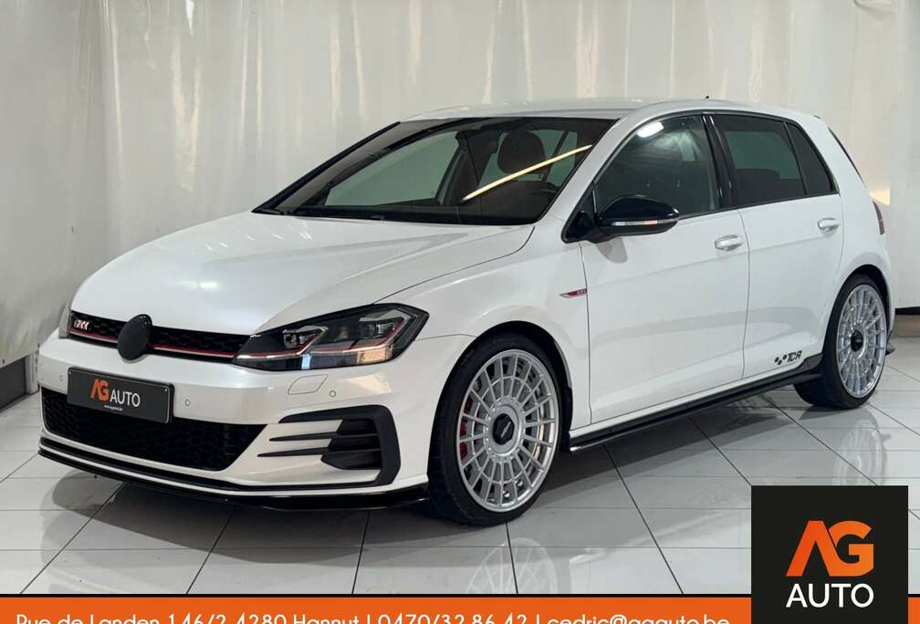Volkswagen 2.0 TSi * IQ Light * DCC * Akrapovic * Rotiform