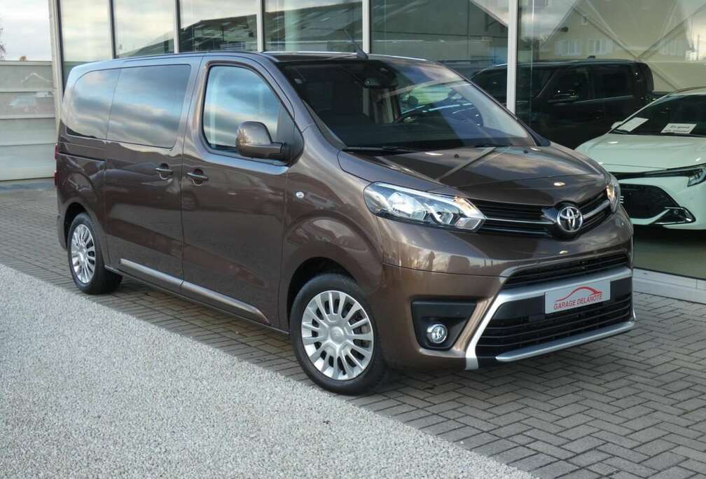 Toyota Verso 144pk Shuttle+Camera+GPS+Parkeersensoren 9PL