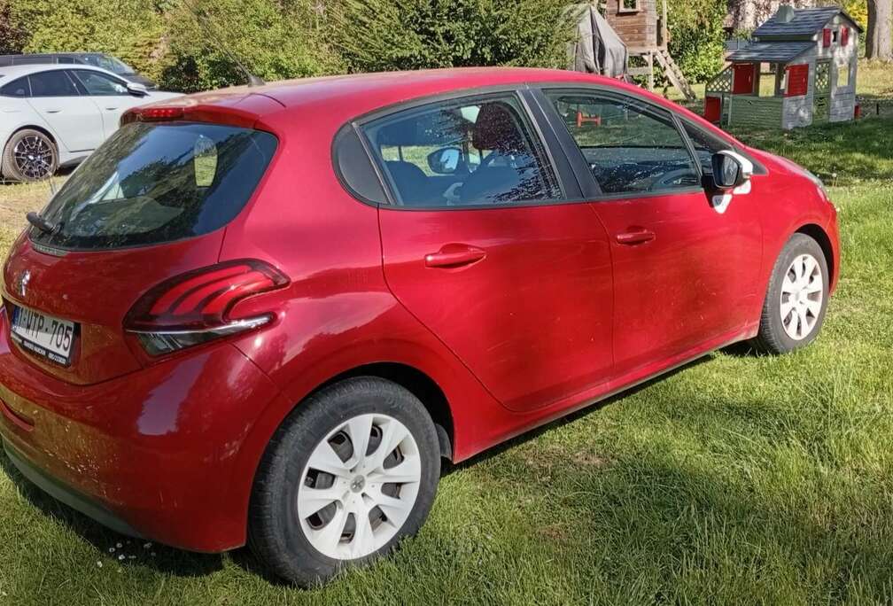 Peugeot 208 1.2i PureTech Like