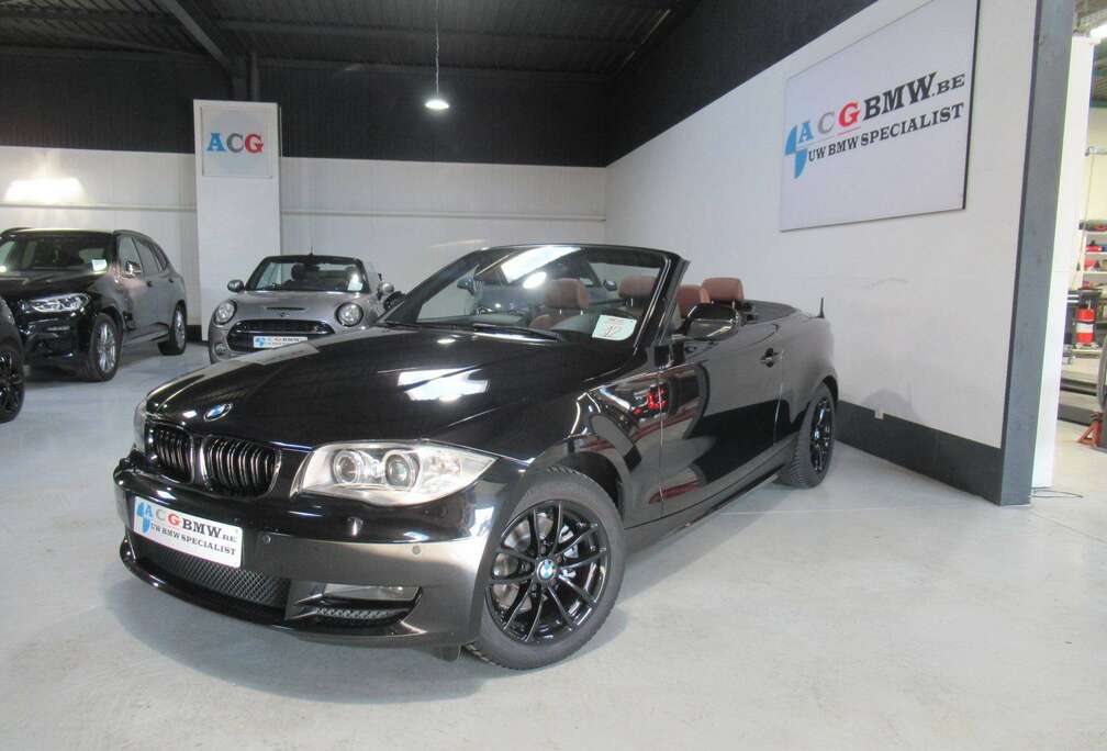 BMW E88 Cabrio in Prachtige staat, super lage kilometerstand. Distributieketting vervangen, zwart Bruine combinatie Navi Xeno