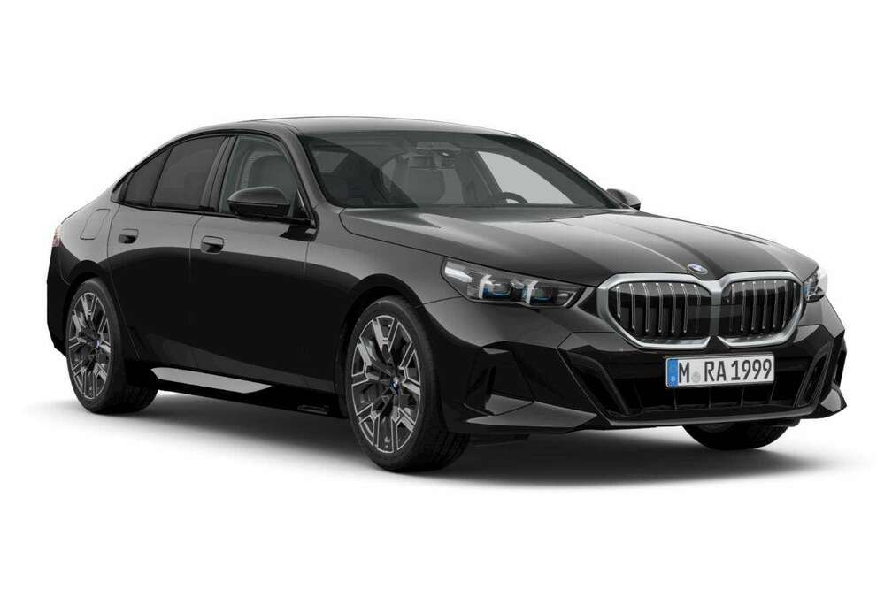BMW iA Berline M Sport | Head-up | 360° camera | Trekhaak | Stoelventilatie | Standverwarming | Harman/Kardon | ACC